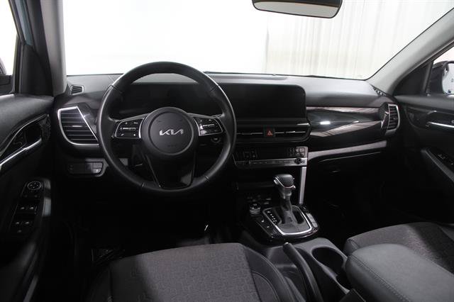 Used 2025 Kia Seltos S AWD/4WD image 6