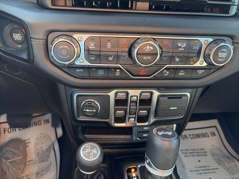 Used 2024 Jeep Wrangler High Altitude image 23