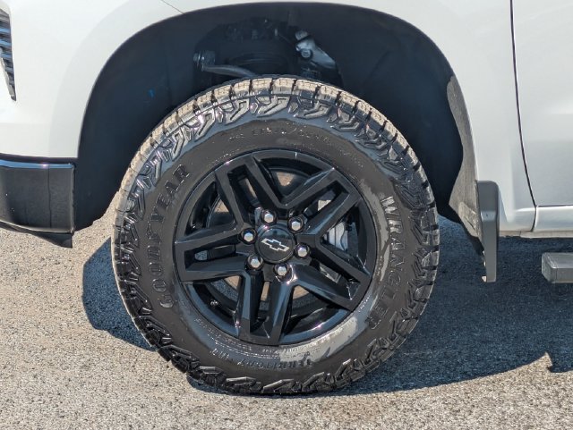 Used 2024 Chevrolet Silverado 1500 LT Trail Boss w/ Convenience Package II AWD/4WD image 11