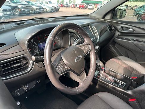 Used 2022 Chevrolet Equinox RS AWD/4WD image 2