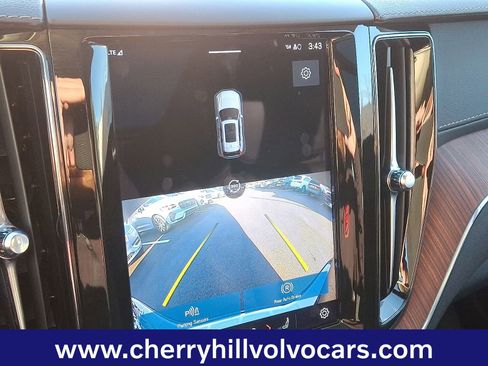 Certified 2023 Volvo XC60 B6 Ultimate w/ Protection Package Premier image 19