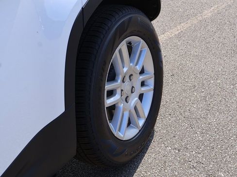 New 2025 Land Rover Defender 110 S image 38