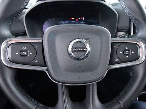 Certified 2025 Volvo XC40 B5 Ultra w/ Protection Package Premier AWD/4WD image 17