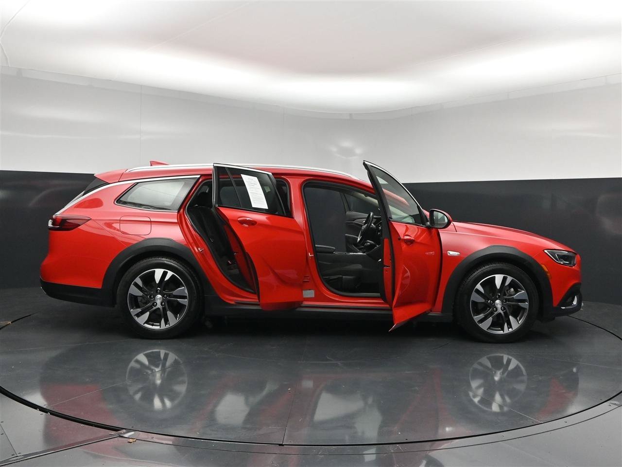 Used 2018 Buick Regal Preferred w/ Sights and Sounds Package AWD/4WD image 40