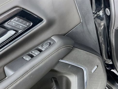 Certified 2025 GMC Yukon XL Elevation AWD/4WD image 17