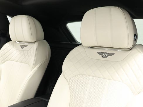 Used 2017 Bentley Bentayga AWD/4WD image 51