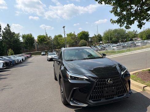 Certified 2025 Lexus NX 250 AWD w/ Accessory Package (2T) image 7