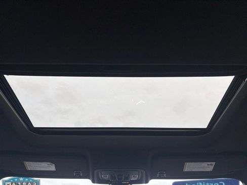 Used 2021 GMC Sierra 1500 AT4 w/ AT4 Premium Package image 4