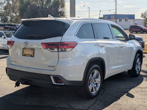 Used 2017 Toyota Highlander Limited image 4