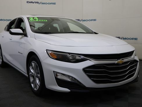 Used 2024 Chevrolet Malibu LT image 2