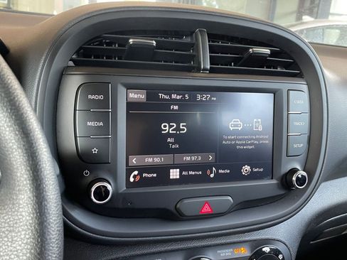 Used 2025 Kia Soul LX w/ LX Technology Package FWD image 20