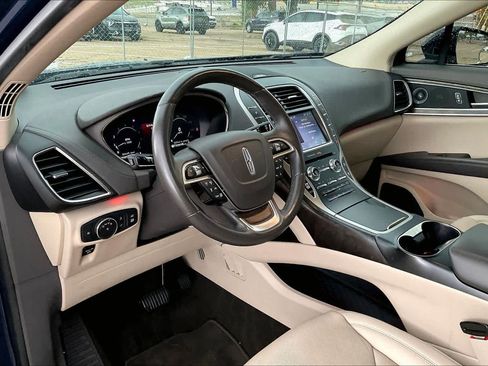 Used 2020 Lincoln Nautilus Reserve image 2