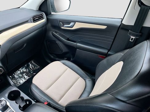 Used 2022 Ford Escape Titanium w/ Titanium Elite Package image 25