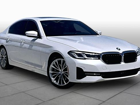 Used 2023 BMW 530i w/ Convenience Package RWD image 2
