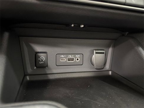 New 2025 Nissan Sentra SR image 24