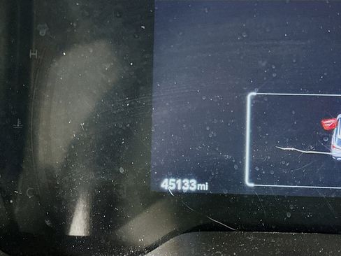 Used 2024 Toyota Corolla Cross XLE image 19