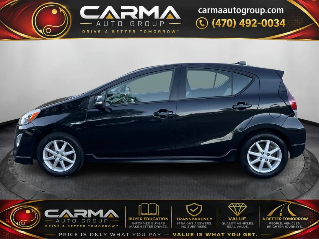 Used 2017 Toyota Prius C One FWD image 2