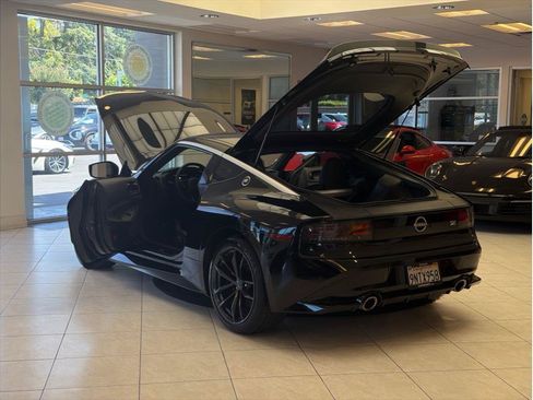Used 2024 Nissan Z Performance w/ Floor Mat Package RWD image 31
