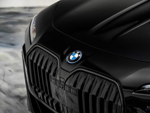 Used 2025 BMW i7 xDrive60 w/ Executive Package AWD/4WD image 32