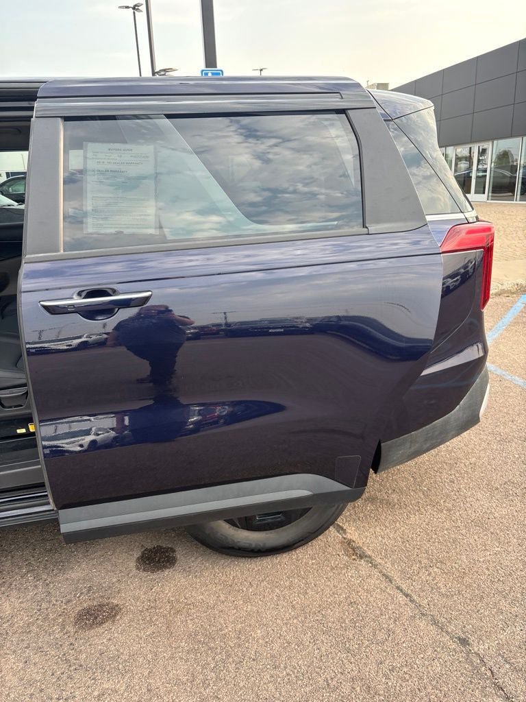 Used 2025 Kia Carnival FWD image 22