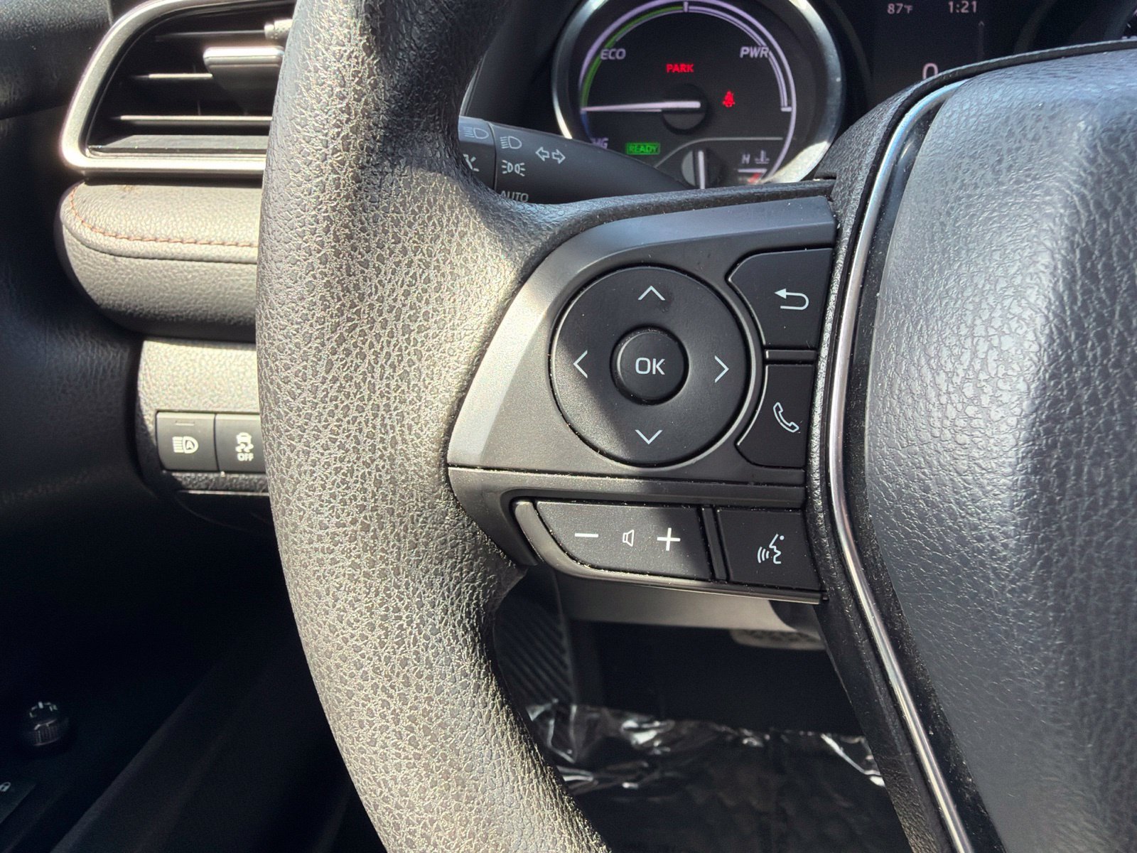 Used 2020 Toyota Camry LE FWD image 19