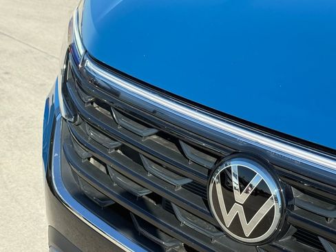New 2025 Volkswagen Atlas Cross Sport SE FWD image 4