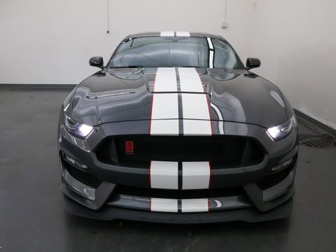 Used 2019 Ford Mustang Shelby GT350R w/ GT350R Equipment Group 920A RWD image 8