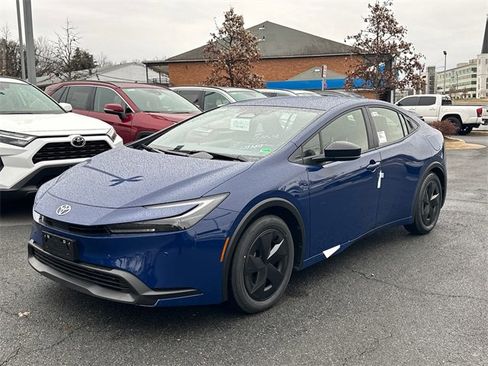 New 2026 Toyota Prius LE image 2