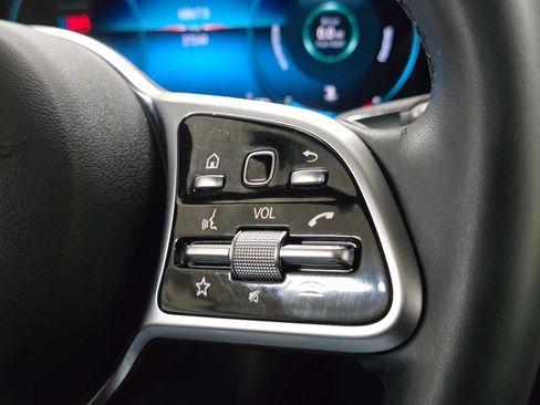 Used 2023 Mercedes-Benz GLB 250 4MATIC image 27
