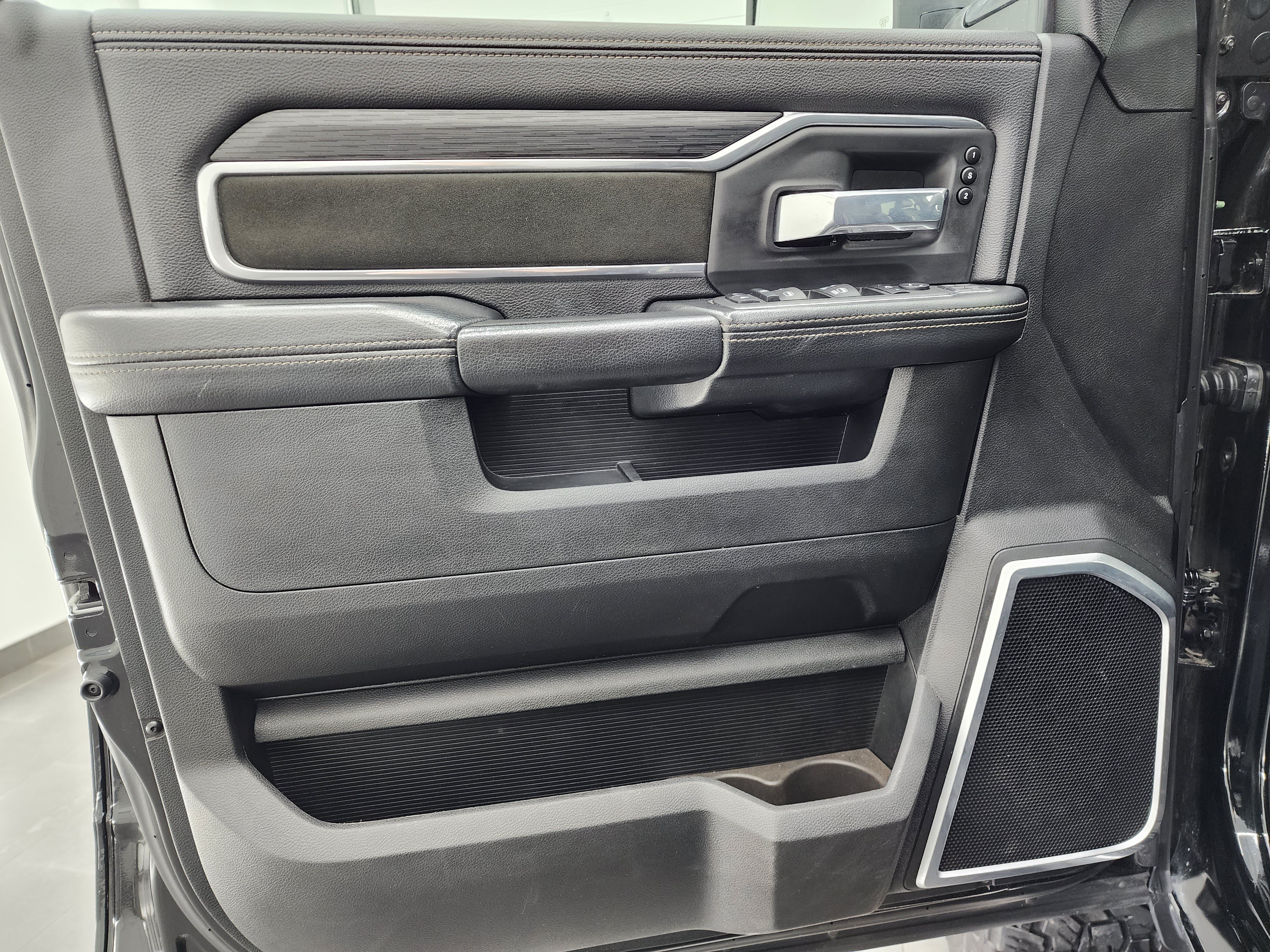 Used 2024 RAM 2500 Laramie w/ Sport Appearance Package AWD/4WD image 41