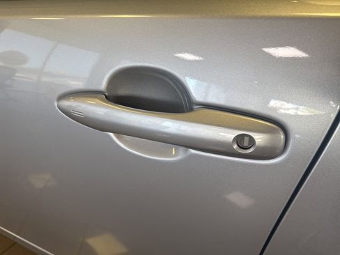 New 2025 Toyota Prius Plug-In Hybrid image 13