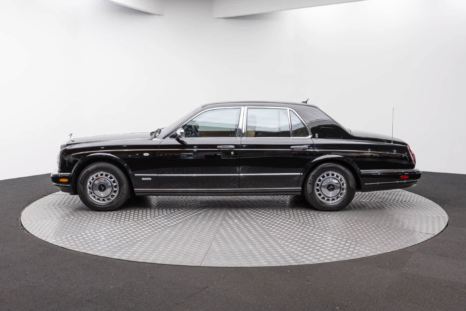 Used 2002 Rolls-Royce Silver Seraph RWD image 3
