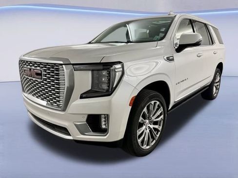 Used 2021 GMC Yukon Denali w/ Denali Premium Package image 4