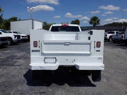Used 2021 RAM 2500 Tradesman w/ Chrome Appearance Group AWD/4WD image 4