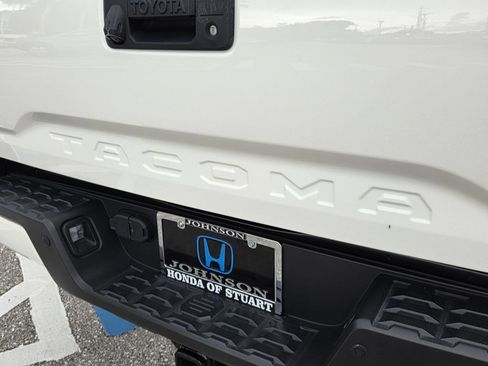 Used 2021 Toyota Tacoma Limited RWD image 15