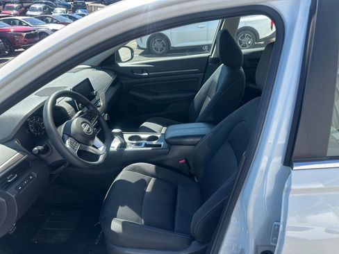 Used 2025 Nissan Altima 2.5 SV image 27