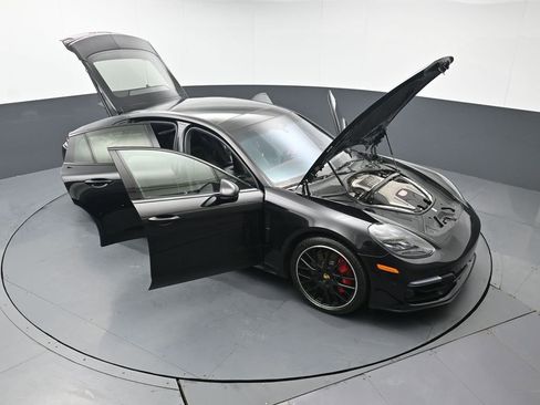 Used 2020 Porsche Panamera GTS image 63
