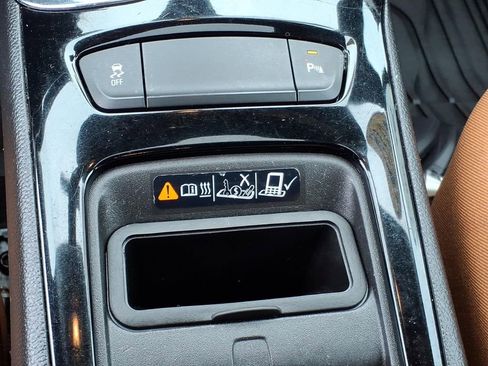 Used 2018 Chevrolet Cruze Premier image 19