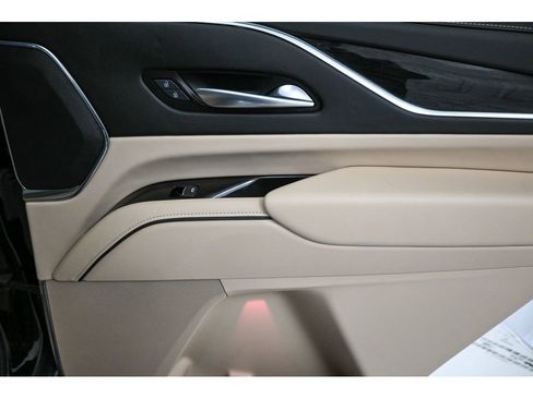 Used 2023 Cadillac Escalade Premium Luxury w/ Performance Package image 18