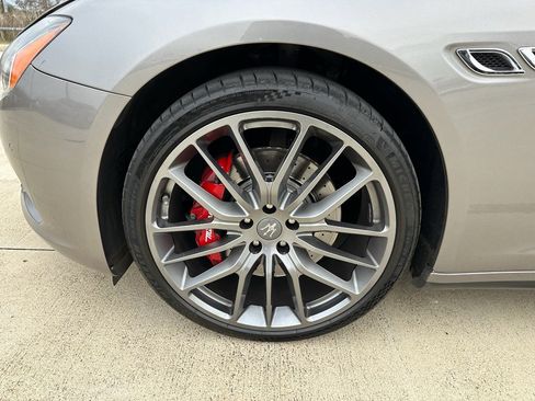 Used 2018 Maserati Quattroporte S image 33