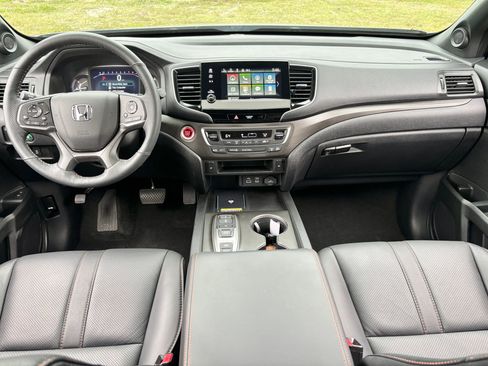 Used 2025 Honda Passport TrailSport image 13