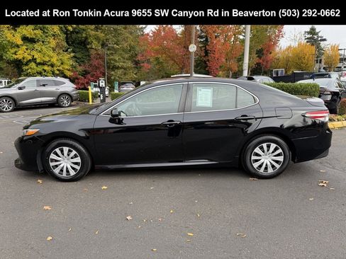 Used 2020 Toyota Camry L w/ Carpet Mat Package image 5