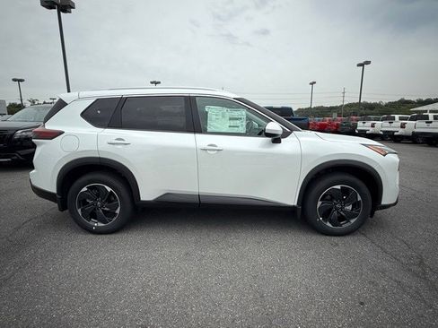 New 2026 Nissan Rogue SV w/ SV Premium Package image 4