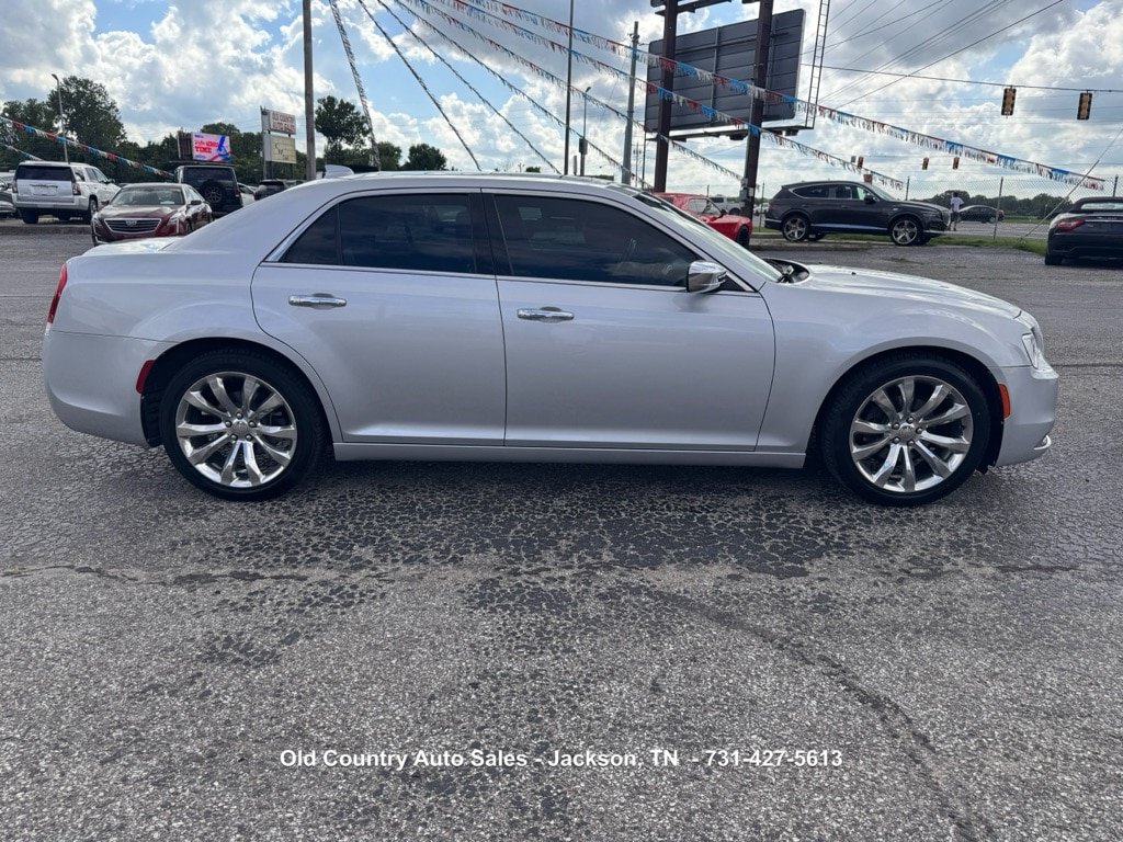 Used 2020 Chrysler 300 Limited RWD image 5