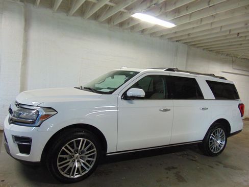 Used 2024 Ford Expedition Max Limited image 2