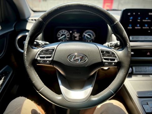 Used 2022 Hyundai Kona Limited FWD image 47