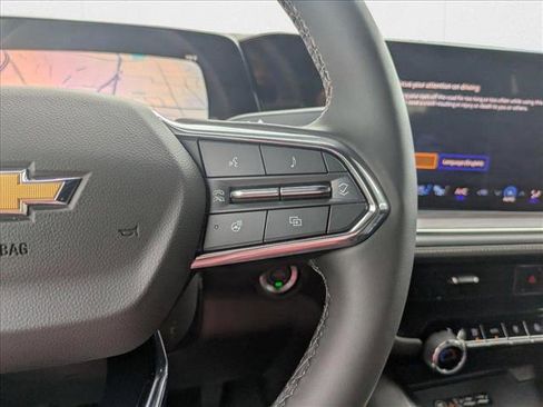 New 2025 Chevrolet Suburban Premier image 15