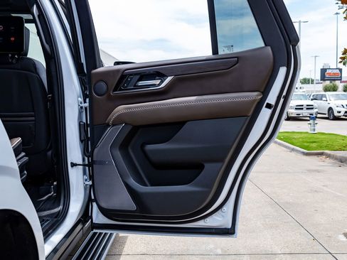 Used 2026 GMC Yukon Denali Ultimate w/ LPO, Floor Liner Package AWD/4WD image 42