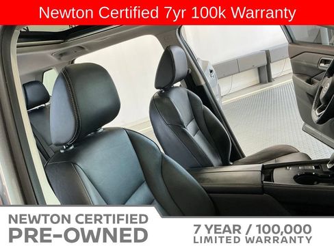 Used 2021 Nissan Rogue SL FWD image 16
