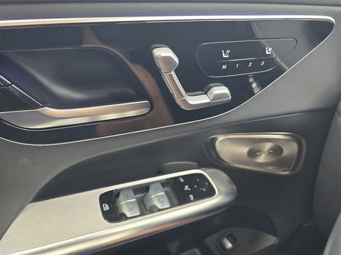 Used 2025 Mercedes-Benz GLC 300 4MATIC image 22